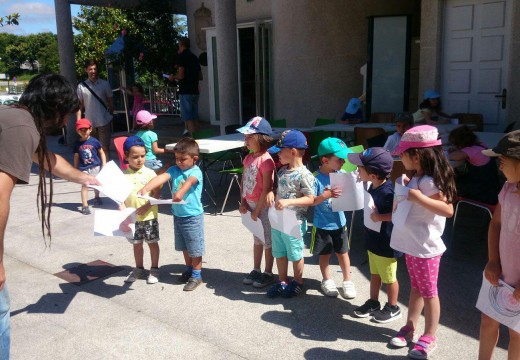 Unha trintena de nenos e nenas orosáns participaron nos dous obradoiros gratuítos do programa  “Todocosmos”